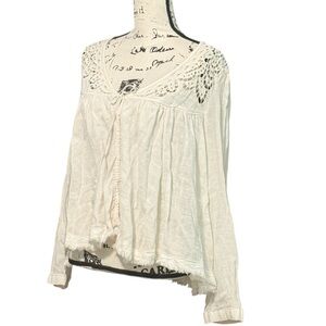 Free People Romantic Lace Neckline Raw Hem Cropped Blouse Festival Cottagecore S